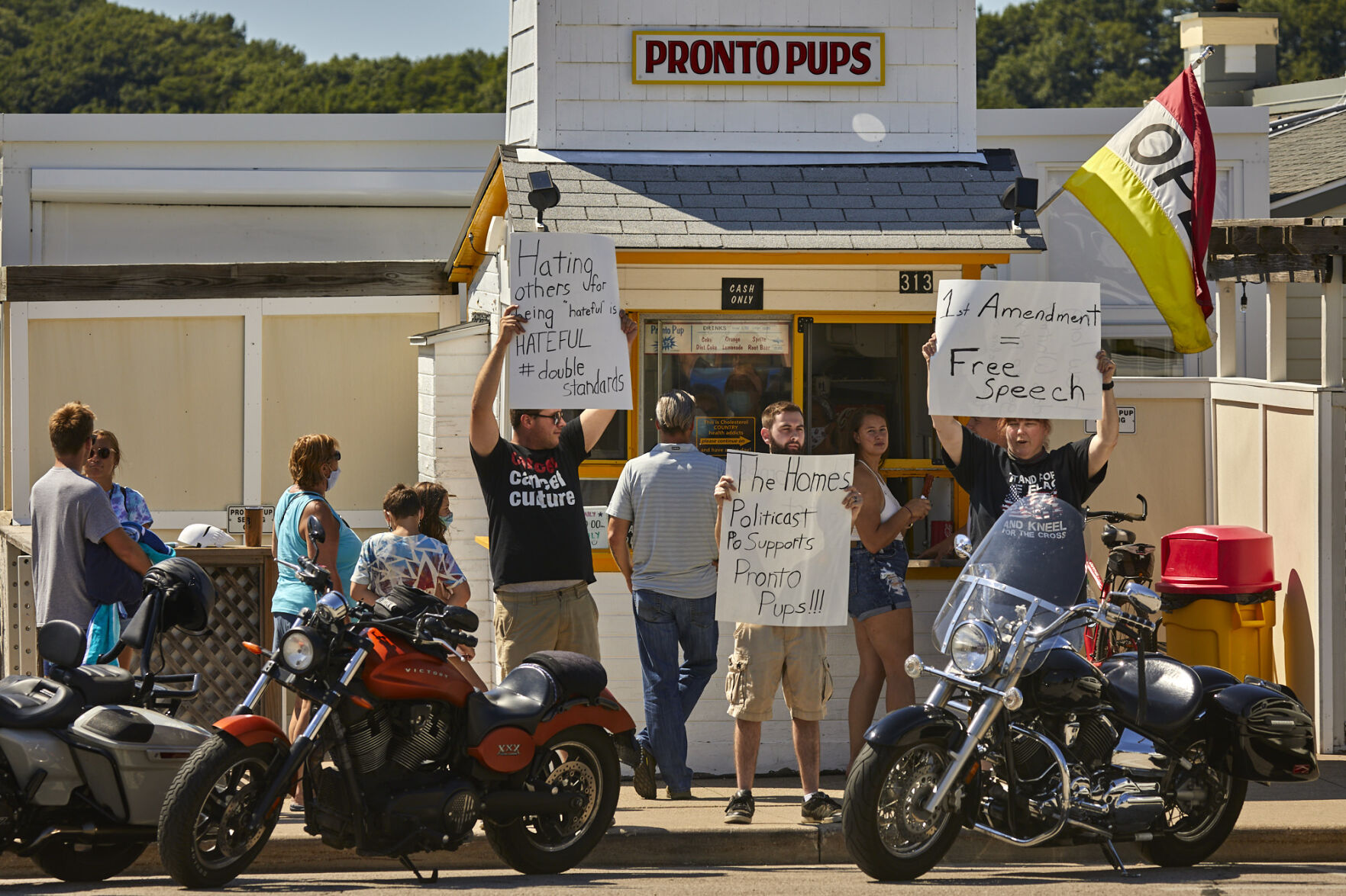 2020-07-jul-16-Protest-06.jpg